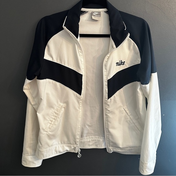 Nike Blue & White Lightweight Running Jacket | Size Medium (8-10) - Picture 2 of 6